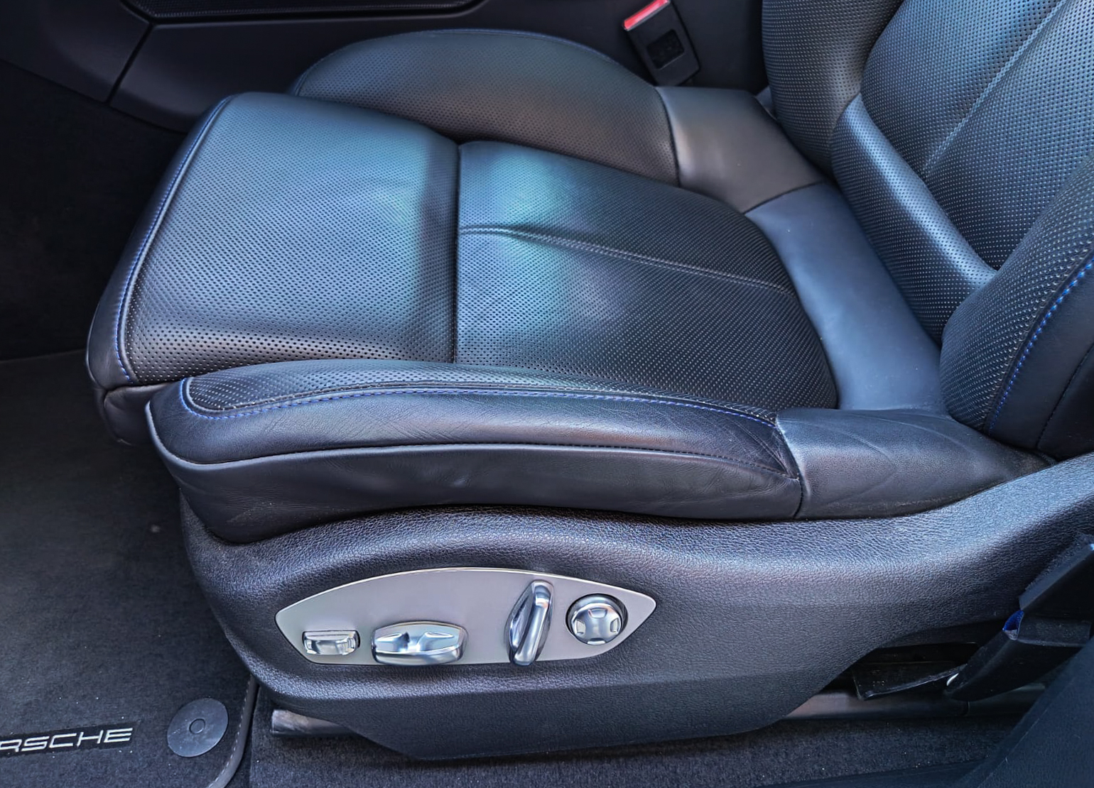 Macan Blu-19