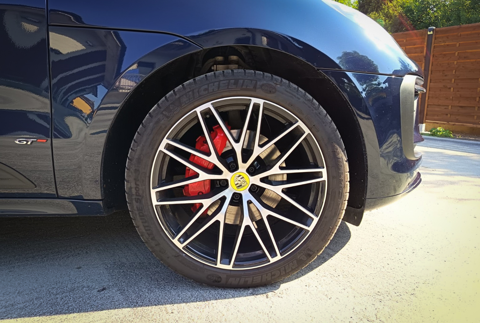 Macan Blu-31